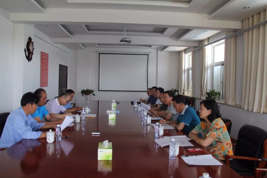 原标题：宁夏自治区政府督查室陈自军副主任一行调研宝塔石化能源公司            6月23日上午，宁夏自治区政府督查室陈自军副主任、统计局工业统计处杨培林处长、商务厅区域经济合作与促进处胡海霞副处长、政府督查室负责人李甲龙，宁东管委会张亚军副主任、主任助理闫新民、经发局负责人田彦虎、马涛一行，莅临宝塔石化能源公司，对宝塔石化2018年上半年生产运营、工程建设及基础管理工作开展情况进行调研，并详细了解企业在生产运营过程中遇到的问题和困难。 宝塔石化产业集团张发军董事长、宁夏区常务副总裁梁立、能源公司马