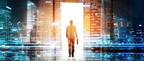 原标题：重磅！新版外商投资准入负面清单来了，22个领域迎来重大开放举措             7月28日起，外资进入银行、证券、汽车制造、电网建设、铁路干线路网建设、连锁加油站建设等一系列限制将取消。 国家发展改革委、商务部28日发布2018年版外商投资准入负面清单，在22个领域推出新一轮开放措施