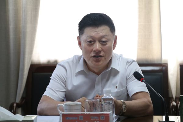 
	
                    
	6月27日，朝鲜驻中国大使馆公使衔参赞金京永，朝鲜驻中国大使馆参赞金真明，中国智慧工程研究会（下称“智慧研究会”）副会长、智慧研究会优秀和杰出人才发展委员会（下称“智慧研究会人才委员会”）副主席兼秘书长、中国青年人才专业委员会组织联络部部长王双全，香港世界佛教和平发展协会秘书长、智慧研究会人才发展委员会执委朴洋，中力海集团股份公司董事局主席、中承华宇建设集团董事长、北京蓝天建筑工程集团董事长王海东，中奥联合置
