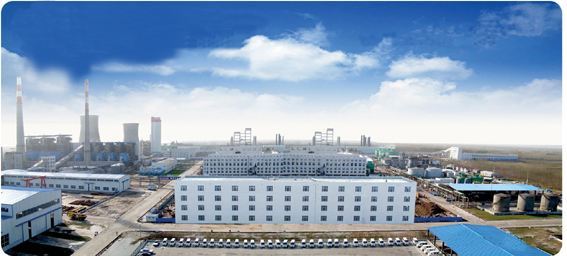 原标题：自备热电真厉害！鲁西化工上半年净赚17亿而八年前仅6400万             鲁西化工集团股份有限公司（以下简称“鲁西化工”）今天（7月2日）晚间发布上半年业绩预告，预计公司2018年上半年净利润16.8亿元-17.3亿元，同比增长205%-214%。  对于业绩变动的原因，鲁西化工解释称，上半年公司严抓安全环保管控，各生产装置保持了长周期经济稳定运行，受环保形势趋严和市场供求关系影响，产品价格涨跌不一，公司以市场为导向，灵活调整，发挥“一体化、集约化、园区化、智能化”的园区发展模式，以“