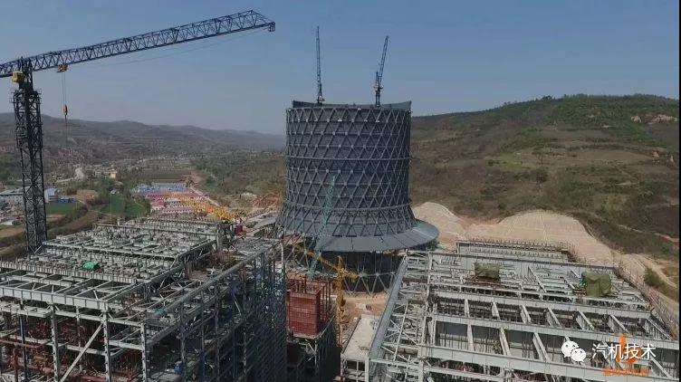　　麟北發(fā)電公司項目概述　　陜西能源麟北發(fā)電有限公司（以下簡稱“麟北發(fā)電公司”）由陜西能源集團有限公司旗下陜西秦龍電力股份有限公司投資建設，公司成立于2016年1月，屬省屬大型國有企業(yè)。本期工程建設2×350MW超臨界間接空冷循環(huán)流化床機組，項目已于2016年5月24日獲得陜西省發(fā)改委核準，8月28日已正式開工建設，計劃2018年雙機投產(chǎn)發(fā)電