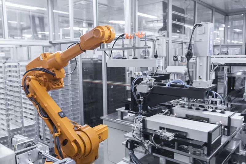 &nbsp;　　△比亚迪西宁南川项目一期投产。该项目2019年全部投产后，年产能将达到24GWh，到时这里将成为全球规模最大、智能化水平国际领先的动力电池工厂