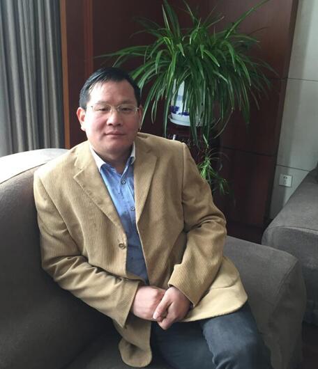 　　&nbsp;1993年，成龙在39岁时，在《真心英雄》中唱到，