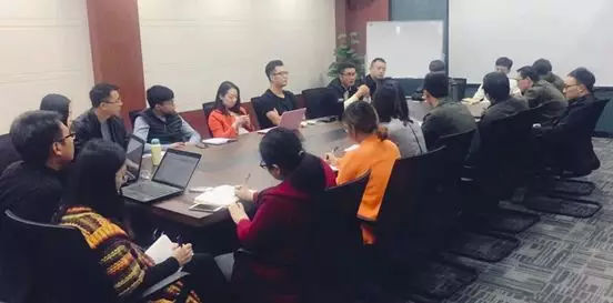 原标题：走进能源互联网：80、90一代第四次工业革命历史机遇中的梦想与实践            电力一直是中国的垄断性资源，民营经济和创业公司很难切入，但西方发达国家均经历过电力市场化改革的过程，时至今日，我国的电改浪潮也终于降临了。 在不少业内人士看来，信息技术与互联网大发展的第三次工业革命的超级机会已经逐渐消失，想要做出一家伟大的公司，必然是要站在人类历史发展的浪潮之巅，而人类第四次工业革命是“能源革命”