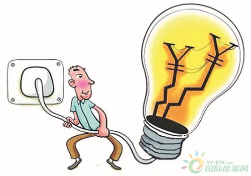 　　&nbsp;　近日，石渠、色达、新龙、乡城、甘孜、炉霍、道孚、德格等8县9个共21万千瓦光伏扶贫项目顺利通过由省电网公司、省发改委、省能源局、省经信委组织的机组启动验收工作，全部于6月30日前并入四川省网运行。　　自国家发改能源〔2016〕621号颁布以来，按照州委州政府关于光伏扶贫工作的安排部署，我州全力推进光伏扶贫优选企业、场址选择、实施方案编制等系列工作，通过努力，石渠一期等9个21万千瓦光伏扶贫项目于2017年12月获得省发改委、省能源局备案，建成后将精准帮扶全州142个乡镇、809个村、2万