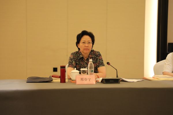 
	
                    
	7月3日，江苏省人大常委会副主任、党组成员邢春宁率队莅临宜兴调研，并召开座谈会听取宜兴市人大常委会和部分乡镇人大工作情况汇报及建议。江苏省人大常委会办公厅副主任张一卒，环资城建委委员张弛，环资城建委环资处处长王诺，环资城建委办公室主任科员阮琳，环资城建委环资处科员汪洪峰；无锡市人大常委会副主任吴峰枫，环资城建工委主任翁林敏；宜兴市人大常委会主任刘亚民，副主任徐志军、朱保强，办公室主任王富民，环资城建工委主任欧方明，人代联工委主任蒋志良；宜兴市徐舍镇、周铁镇