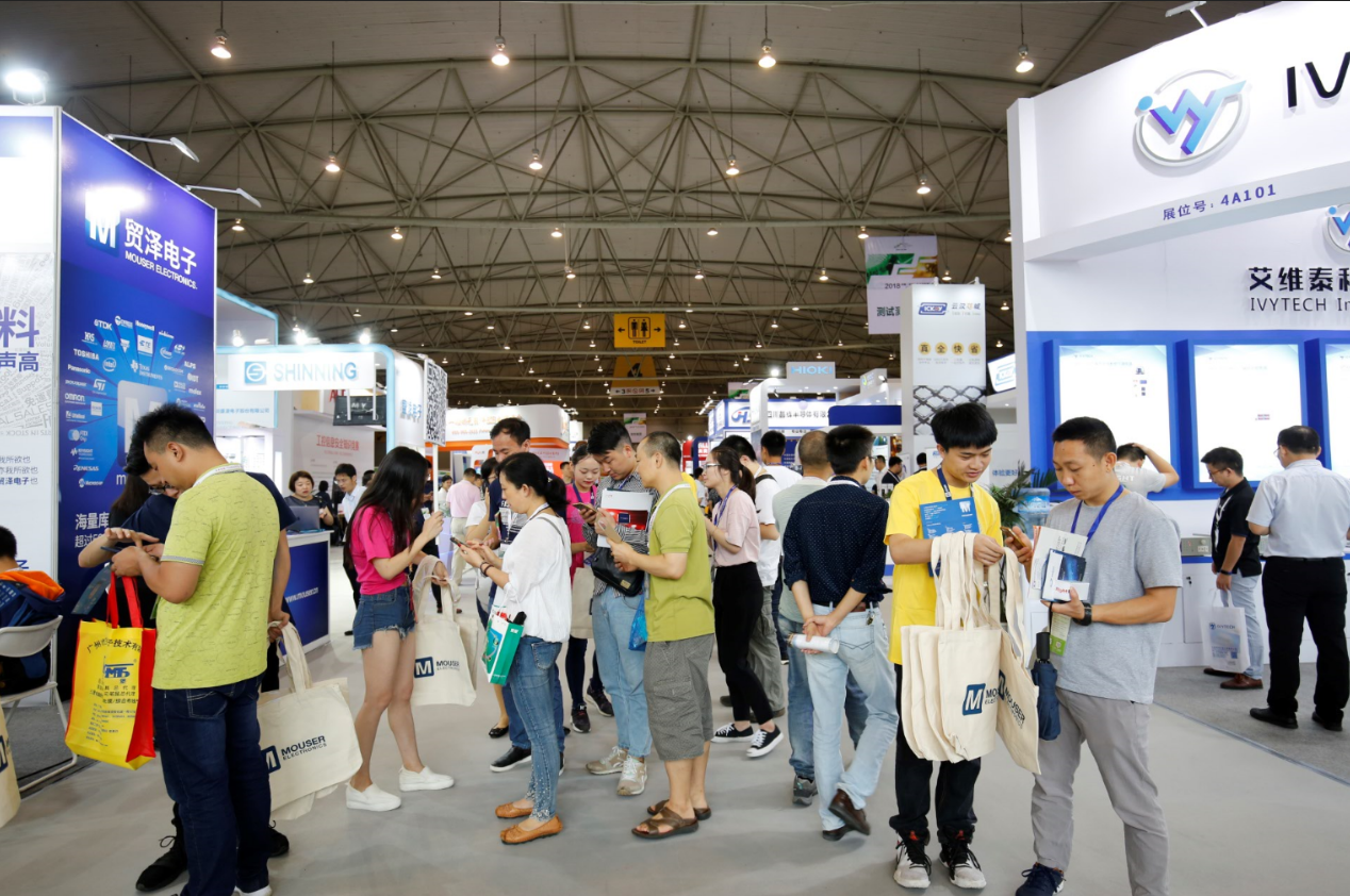 　　【中国仪表网 仪表展会】2018中国(成都)电子信息博览会于2018年7月10日在成都世纪城新国际会展中心隆重开幕。本届展会是在成都市人民政府、四川省经济和信息化委员会、四川省国防科学技术工业办公室、中国电子信息产业集团有限公司的支持下，由中国电子器材有限公司主办，中电会展与信息传播有限公司、成都市双流区人民政府承办，成都市经济和信息化委员会和成都市博览局协办，致力于推动西部乃至全国的电子信息产业发展