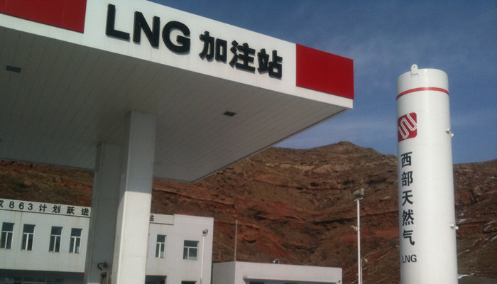 原標(biāo)題：全球液化石油氣（LPG）行業(yè)發(fā)展現(xiàn)狀分析             隨著全球汽車行業(yè)的快速發(fā)展，全球汽車保有量持續(xù)增加，傳統(tǒng)能源作為汽車驅(qū)動的主要燃料，雖然能夠給汽車帶來充足的能源供給，但是隨著汽車數(shù)量的增多，傳統(tǒng)能源造成的污染使得全球污染加重。最近幾年，為了降低快速發(fā)展的汽車工業(yè)對城市環(huán)境、空氣等的污染，各國政府鼓勵并支持該地區(qū)清潔汽車的發(fā)展，尤其是歐美、日韓等國，并針對LPG行業(yè)發(fā)展特點和階段，出臺了一些政策法規(guī)來保障行業(yè)能夠健康順利發(fā)展