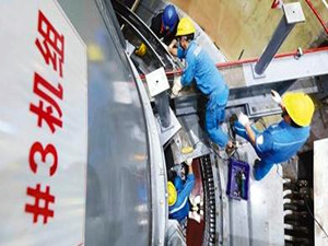 
	
                    
	【电缆网讯】7月11日，在位于琼中黎族苗族自治县黎母山镇的海南琼中抽水蓄能电站，工作人员正在调试3号发电机组。目前，1号和2号机组已经建成并投产发电，预计本月底前3个机组将全面建成投产发电