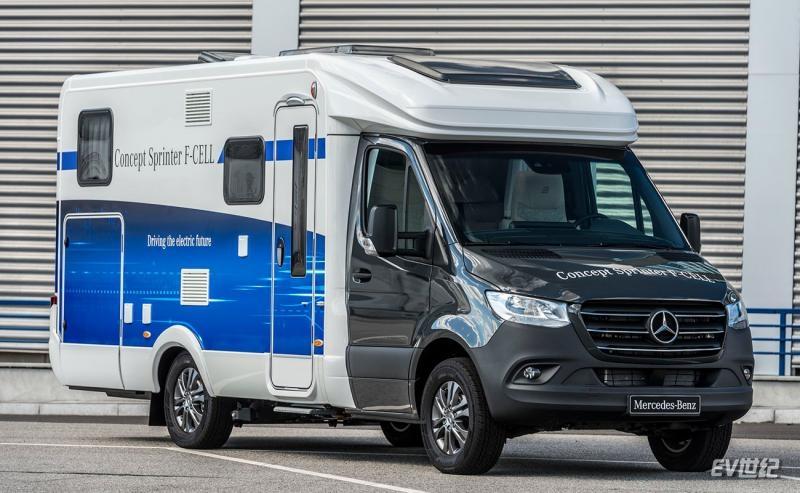 　　 近日根據(jù)外媒報(bào)道，奔馳推出了一款燃料電池車Concept Sprinter F-CELL。新車是根據(jù)奔馳Vans車型打造而來的一款房車