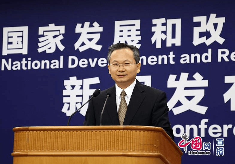 　　　　国家发展改革委定于2018年7月17日(周二)上午10:00，在中配楼三层大会议室召开定时定主题新闻发布会，就宏观经济运行情况回答记者提问。　　严鹏程:　　各位记者朋友，大家上午好