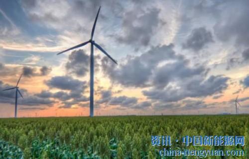                                                                                                                                                                     
	　　隨著集中式資源開發(fā)殆盡，加上“棄風(fēng)限電”的困擾，作為實(shí)現(xiàn)小規(guī)?；⒉贾迷谟脩舾浇?、高效可靠發(fā)電模式的分散式風(fēng)電受到業(yè)內(nèi)的關(guān)注。業(yè)內(nèi)分析普遍指出，20