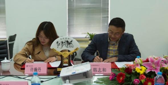 原標(biāo)題：暉保智能知識(shí)產(chǎn)權(quán)保護(hù) 博陽(yáng)新能涉嫌不正當(dāng)競(jìng)爭(zhēng)            暉保智能科技（上海）有限公司原總經(jīng)理助理張某（身份證號(hào)：2109021979XXXX2025）從2011年12月份入職到2017年6月份離職進(jìn)入上海博陽(yáng)新能源科技股份有限公司（股票代碼：870107），違反競(jìng)業(yè)禁止協(xié)議和保密協(xié)議，博陽(yáng)新能涉嫌不正當(dāng)競(jìng)爭(zhēng)及侵犯商業(yè)秘密，本公司保留追溯博張姝本人和博陽(yáng)新能的合法權(quán)利。  暉保智能科技（上海）有限公司原工程部總監(jiān)魏XX（身份證號(hào)：1424271981XXXX5710）從2014年9月份入