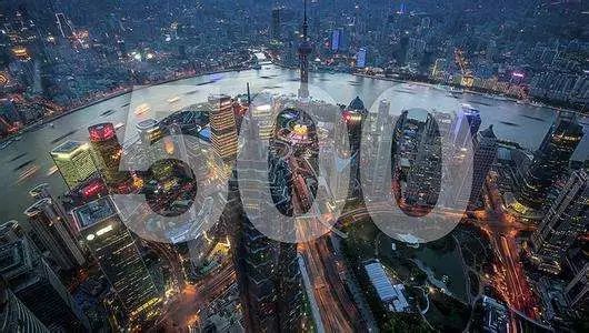 原標(biāo)題：2018《財(cái)富》全球500強(qiáng)出爐 中國(guó)房地產(chǎn)業(yè)表現(xiàn)突出             7月19日，2018《財(cái)富》世界500強(qiáng)排行榜正式出爐。在上榜公司數(shù)量上，今年美國(guó)公司126家，繼續(xù)位居第一，中國(guó)公司達(dá)到120家，比去年增加了5家，穩(wěn)居第二，日本以52家位列第三
