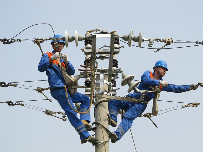 　　遼寧電力加快撫順電網(wǎng)建設(shè)步伐，十三五期間規(guī)劃投資63.1億元，為撫順新一輪的振興發(fā)展做出積極貢獻(xiàn)。下面跟小編一起來了解一下遼寧電力加快撫順電網(wǎng)建設(shè)步伐的具體情況，希望對(duì)大家有幫助
