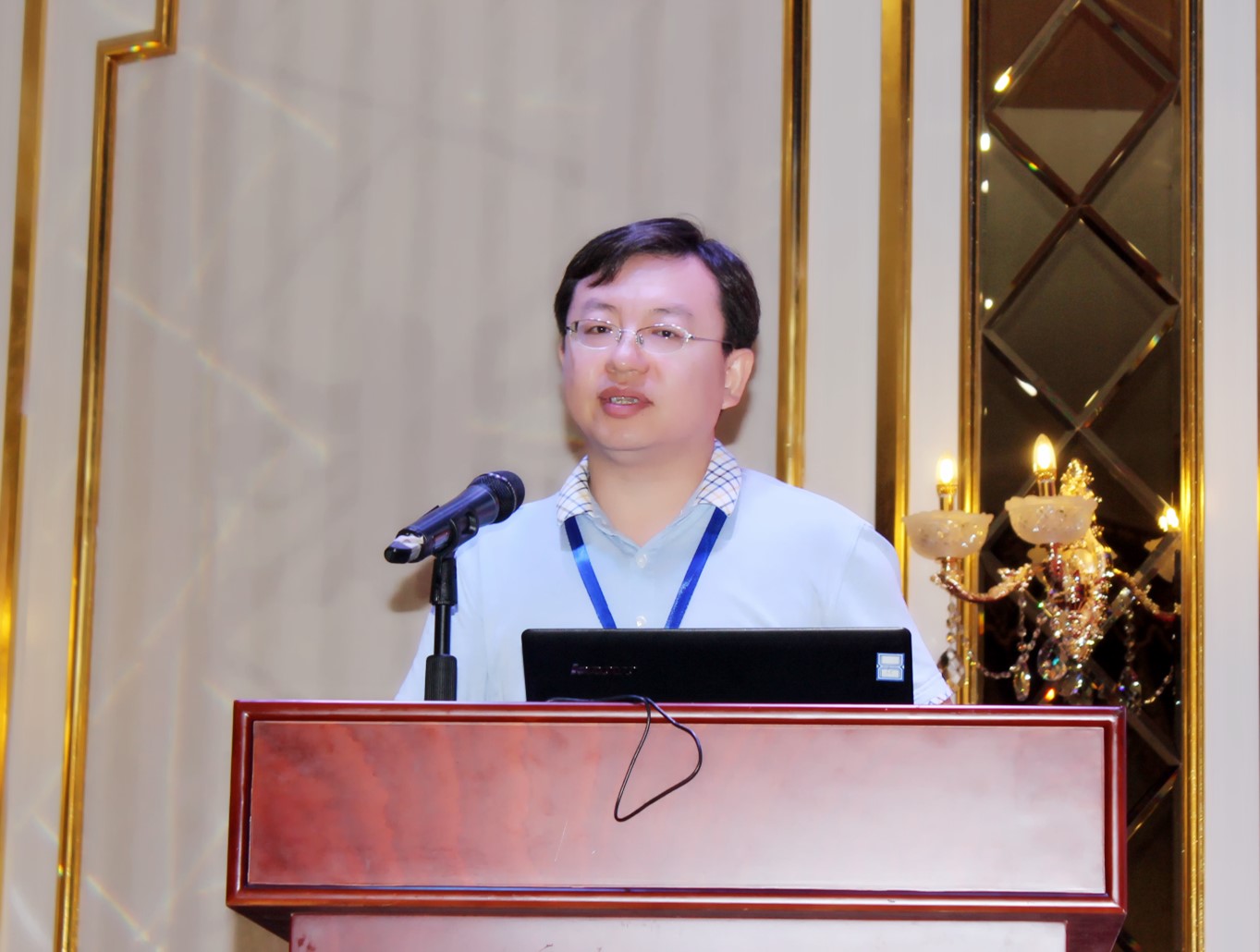 　　“建成的智能电站在控制方面，可以在自适应整体内外部环境变化的前提下，至少在以下四个方面可以有相当大的好处：节能减排方面，电网互动协调方面，提高电厂的自动化水平方面，提高机组的调节品质方面。提高火电机组的灵活性运行水平，提高电厂自动化和智能化的水平，可以使电站更加安全稳定、节能环保、灵活，所以系列电站的智能控制模块是智能电站建设的一个重要的组成部分