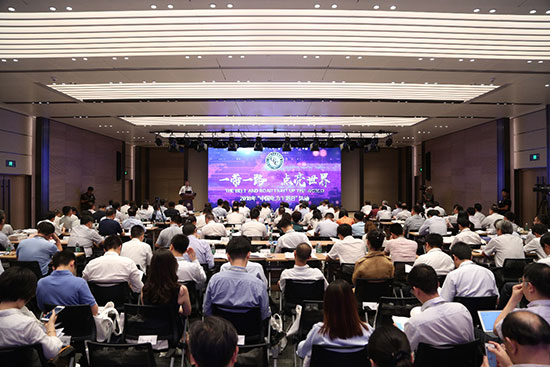 
                        
 
　　2018年7月26日，为纪念中国有电136周年，中国电力企业联合会（以下简称“中电联”）举办2018年“中国电力主题日”活动，以“一带一路，点亮世界”为主题，向社会各界集中展示了电力企业在推动“一带一路”建设中做出的努力和贡献。
　　活动主会场设在北京，分会场设在老挝