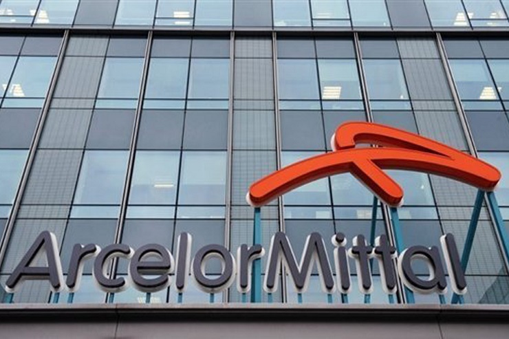 
	
                    
	【电缆网讯】加拿大最大的钢铁制造商ArcelorMittal Dofasco负责人表示，如果政府不反击美国关税，公司可能不得不解雇1000名工人并重新审查7.5亿加元（5.64亿美元）的投资。

	

	ArcelorMittal Dofasco首席执行官Sean Donnelly周二在渥太华告诉立法者，加拿大不应动摇其计划，以抵制美国对钢铁进口征收的25％的关税