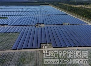 近日，法國已在其3GW部署計劃的最新階段批準(zhǔn)了103個大型太陽能項目，總計720MW。



據(jù)了解，中標(biāo)價平均為58.2歐元/兆瓦時（67.5美元/兆瓦時），較之前的一輪競標(biāo)下降了5%