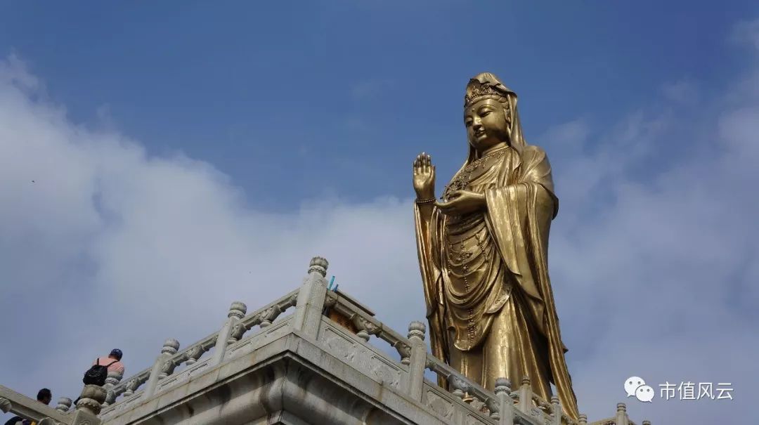 原標(biāo)題：佛系董秘普陀山祈福后，高瀾股份市值一年跌去80%……             作者 | 蓑笠翁 流程編輯 |  近些日子上證綜指在2700點(diǎn)左右徘徊著，A股的段子也層出不窮。面對(duì)2008年-2018年十年時(shí)間僅僅下跌了70點(diǎn)（2775點(diǎn)——2705）的“穩(wěn)定可控”的資本市場，各方參與者是都得給自己找點(diǎn)樂子倒也可以理解，錢沒了，還不能自娛自樂一下嘛