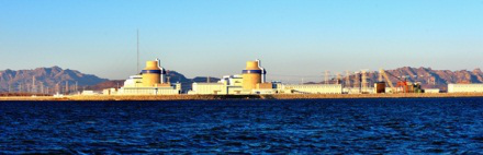 　　中国能源网 | 8月17日9时50分，海阳核电1号机组首次并网成功，各项技术指标均符合设计要求、机组状态良好。　　海阳核电站（来源：山东核电）　　海阳核电1号机组于2018年6月21日开始首次装料，8月8日反应堆首次达到临界，8月14日首次利用核蒸汽成功冲转汽轮机至额定转速，并顺利完成汽轮发电机组并网前各项试验