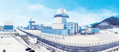 
                    

近日，三門(mén)核電1號(hào)機(jī)組首次達(dá)到100%滿功率運(yùn)行。
 
　　三門(mén)核電1號(hào)機(jī)組于今年4月25日開(kāi)始首次裝料，6月21日反應(yīng)堆首次達(dá)到臨界，6月27日首次利用核蒸汽成功沖轉(zhuǎn)汽輪機(jī)至額定轉(zhuǎn)速，6月30日4時(shí)48分首次并網(wǎng)成功