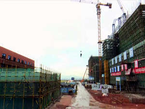 
	
                    
	【电缆网讯】浙江衢州市区生活垃圾焚烧发电项目是衢州市的重大民生工程，项目团队在时间紧、任务重、要求高的情况下，围绕目标、强化落实，有望在年底前实现项目试运行，比原计划提前近3个月。

	

	据了解，衢州市区生活垃圾焚烧发电项目占地120亩，设计日焚烧处理生活垃圾1500吨，作为衢州市重大的民生项目，随着项目的落地，也将为“活力新衢州美丽大花园”添砖加瓦