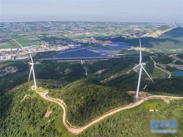                                         
	　　浙江長興弁山風(fēng)力發(fā)電場位于浙江省長興縣，是浙江省首個低風(fēng)速區(qū)域風(fēng)電項目，于2015年8月并網(wǎng)發(fā)電。運行3年期間總上網(wǎng)電量約1.5億千瓦時(度)，相當于每年減少1.7萬噸標準煤使用量，減少二氧化碳排放4.6萬噸，有效促進節(jié)能減排，為長興縣經(jīng)濟發(fā)展提供綠色清潔能源