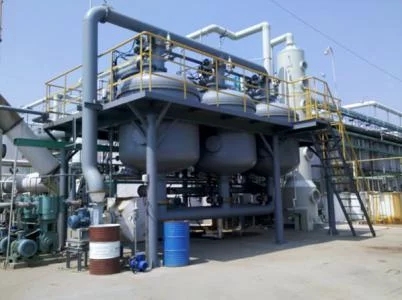 　　8月15日，河北工程公司承建的沽源風(fēng)電制氫站項目首臺制氫系統(tǒng)設(shè)備安裝就位。

　　在首臺制氫設(shè)備安裝前期，由于站內(nèi)道路、室外電纜溝等多項施工交叉作業(yè)，對設(shè)備的運輸造成很大困難
