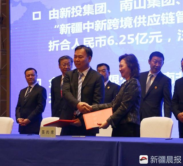 原標(biāo)題：八鋼與蒙古能源達(dá)成7.5億美元焦煤采購(gòu)協(xié)議             新疆晨報(bào)訊（文/記者 曲媛媛 圖/劉楚軒）8月30日下午，在第六屆中國(guó)——亞歐博覽會(huì)加快推進(jìn)絲綢之路經(jīng)濟(jì)帶核心區(qū)建設(shè)推介會(huì)暨重點(diǎn)項(xiàng)目簽約儀式上，寶武集團(tuán)八一鋼鐵股份有限公司（以下簡(jiǎn)稱(chēng)八鋼）與香港蒙古能源有限公司（以下簡(jiǎn)稱(chēng)蒙古能源）旗下蒙古國(guó)MoEnCo LLC公司簽訂了意向金額達(dá)7.5億美元的焦煤采購(gòu)協(xié)議。八鋼董事長(zhǎng)肖國(guó)棟、蒙古能源董事總經(jīng)理翁綺慧出席簽約儀式并代表雙方簽約