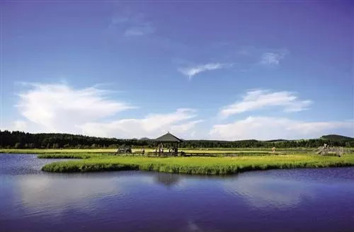 原標(biāo)題：太陽能資訊：“清潔取暖、低價中標(biāo)”，生態(tài)環(huán)境部例行新聞發(fā)布會都說了啥？              8月31日，生態(tài)環(huán)境部舉行8月例行新聞發(fā)布會。生態(tài)環(huán)境部新聞發(fā)言人劉友賓主持發(fā)布會，通報近期生態(tài)環(huán)境保護(hù)重點工作進(jìn)展，并回答了記者關(guān)注的問題