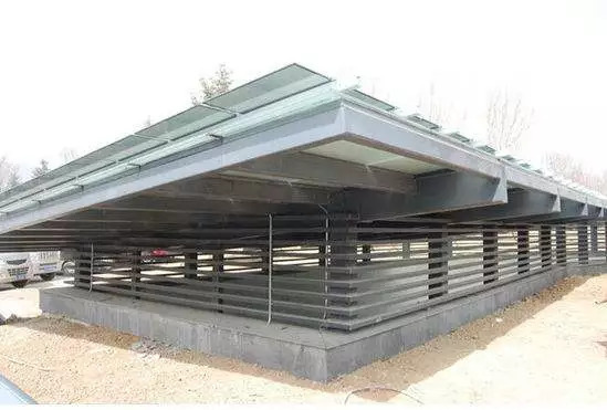 原標(biāo)題：太陽能資訊：建筑節(jié)能技術(shù)及太陽能綠色環(huán)保建筑的應(yīng)用與發(fā)展遠景             建筑節(jié)能新技術(shù)是反映一個國家先進發(fā)達、綠色環(huán)保的重要標(biāo)志,新能源利用是實現(xiàn)建筑可持續(xù)發(fā)展的重要手段。本文對建筑物的節(jié)能和太陽能建筑技術(shù)的推廣應(yīng)用進行分析探討