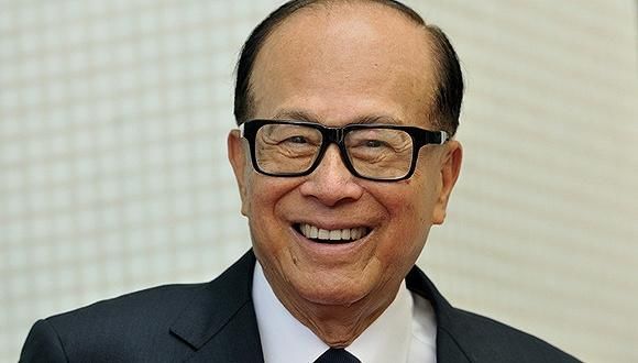 原標(biāo)題：李嘉誠有無數(shù)行業(yè)，卻從不做制造業(yè)，因為他說；努力工作賺不到錢            李嘉誠有一句名言叫做：商者無域。李嘉誠的商業(yè)帝國涉及到無數(shù)的產(chǎn)業(yè)，他通過控制長和、長江等公司，控制了無數(shù)的上市公司