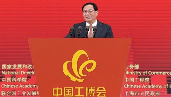 
                    
	  “上海制造”是上海这座城市传承的重要基因，更是构筑未来发展战略优势的坚实支撑。我们要着力推进工业化和信息化深度融合，积极抢占产业发展战略制高点，加快构建更有活力和竞争力的产业生态，坚定不移打响“上海制造”品牌