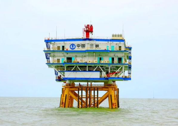  　　為確保倒送電一次成功，三峽新能源江浙公司精心準(zhǔn)備、統(tǒng)籌謀劃，多次組織監(jiān)理、調(diào)試、安裝單位和設(shè)備廠家進(jìn)行協(xié)調(diào)對(duì)接，組織召開專題會(huì)，制定倒送電方案，提前完成受電前各項(xiàng)準(zhǔn)備工作，并對(duì)相關(guān)人員進(jìn)行詳細(xì)的安全技術(shù)交底，對(duì)受電步驟及現(xiàn)場(chǎng)安全措施進(jìn)行全面細(xì)致的安排部署。

　　
　　9月12日11時(shí)10分，隨著省調(diào)的一聲令下，正式開始倒送電工作