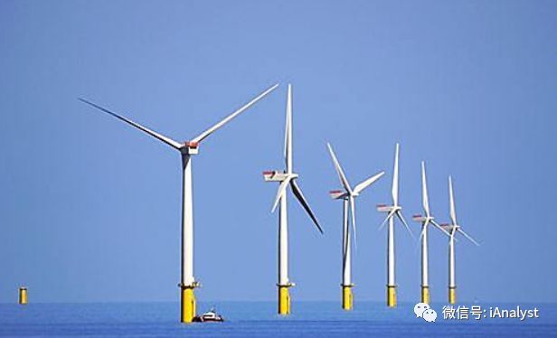 原標題：浙商·電新 | 配額制征求意見稿再發(fā)，新版改了哪些內(nèi)容？             （請關(guān)注：iAnalyst）新版《征求意見稿》有助保障存量項目盈利，利好新能源運營商現(xiàn)金流改善及估值修復。 事件概述 根據(jù)“智匯光伏”等微信自媒體報道，國家發(fā)改委于近期公布最新一版《可再生能源電力配額及考核辦法》征求意見稿，和上一版相比，該版本在消納比例、保障收購電量、補貼等額替代原則等方面做出進一步明確