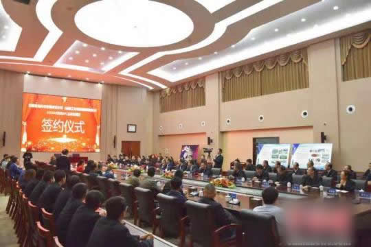                                         
	　　作為中國重要的能源基地，山西在保障國家能源供應安全、支撐經濟持續(xù)增長中具有不可替代的戰(zhàn)略地位。當前，山西正在加快推進能源革命，打造全國能源革命排頭兵