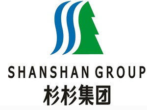 
	
                    
	【電纜網(wǎng)訊】近期，杉杉股份對外表示，公司現(xiàn)有正極材料NMC產(chǎn)能5萬噸，目前規(guī)劃產(chǎn)能10萬噸，其中一期1萬噸預(yù)計年底建設(shè)投產(chǎn)；三元材料產(chǎn)能2萬多噸，其中高鎳產(chǎn)能為8200噸；負(fù)極材料現(xiàn)有產(chǎn)能6萬噸，包頭10萬噸一體化項目將根據(jù)市場需求逐步階段實施。

	

                

            