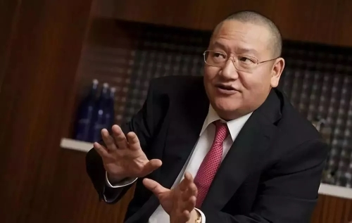 原標(biāo)題：大佬的新游戲：“左口袋”倒“右口袋”，47億剝離光伏制造業(yè)？             華夏能源網(wǎng)（微信公眾號：hxny100）獲悉，9月27日，順風(fēng)國際清潔能源有限公司（以下簡稱“順風(fēng)國際”，股票代碼：01165.HK）發(fā)布公告稱，公司于2018年9月21日與亞太資源開發(fā)投資有限公司(買方)就該公司可能按代價約47億元人民幣向買方出售江蘇順風(fēng)光電科技有限公司(簡稱：順風(fēng)光電)100%股權(quán)，訂立不具法律約束力的諒解備忘錄。 順風(fēng)光電，成立于 2005 年10 月10 日，注冊資本為人民幣48.36 