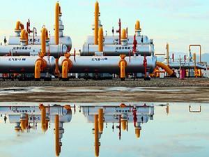 原标题:今冬天然气保供工作全面提速 紧张局面有望得到缓解 随着采暖季渐近,今冬天然气保供工作全面提速,国家层面强化天然气基础设施建设与互联互通,国内外供应大幅增加。业内人士判断,今冬天然气供应或仍存缺口,但在一系列备战下,天然气供应紧张的局面有望得到缓解