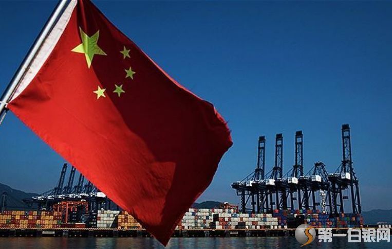 原標(biāo)題：中國或棄用美國液化天然氣！俄羅斯?jié)O翁得利，特朗普能源夢碎了？            摘要：特朗普惹禍？中國或棄用美國液化天然氣，俄羅斯背后撿了個(gè)便宜？ 中國棄用美國液化天然氣！  【第一白銀網(wǎng)】訊：去年中國從美國購買了360萬噸液化天然氣，但是今年美國向中國的出口已穩(wěn)步下降，八月份前沒有超過1百萬噸。 不過，特朗普在9月份對300多種中國商品征收了25%的稅