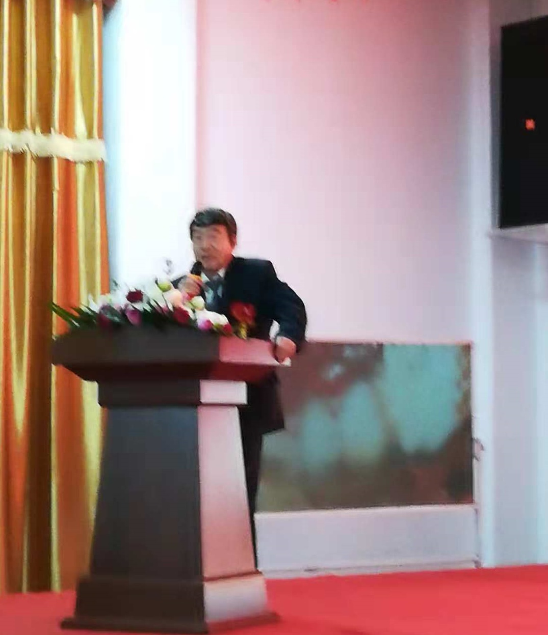 原標(biāo)題：中國首屆再生新能源戰(zhàn)略發(fā)布會在北京隆重舉行            2018年10月15日，由盛世緣（北京）集團(tuán)（籌）舉辦，北京圣世源環(huán)?？萍加邢薰境修k的“中國首屆再生新能源（北京圣世源）戰(zhàn)略發(fā)布會”在北京密云互聯(lián)網(wǎng)大廈會議中心隆重舉行。  中國科技咨詢協(xié)會、中國國際科學(xué)技術(shù)合作協(xié)會秘書長馮彥昇先生 中國科技咨詢協(xié)會、中國國際科學(xué)技術(shù)合作協(xié)會秘書長馮彥昇先生在會上致賀辭