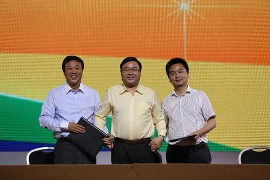 原標題：江西首富的跌宕人生：用兩萬塊起家，身價曾達400億，如今卻被捕            古人云：眼見他起高樓，眼見他宴賓客，眼見他樓塌了。江西首富彭小峰二十年，正是這樣