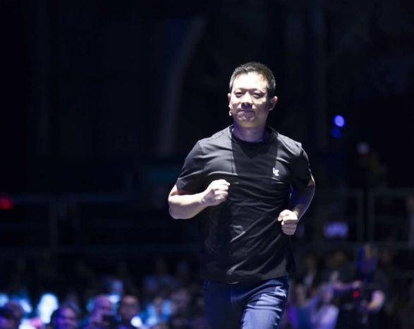 原標題：繼賈躍亭之后，華為、騰訊等都要參與，新能源有什么魔力？            說到賈躍亭，就會想到樂視，很多人都見證過或者體驗過這個曾經的互聯(lián)網巨頭從輝煌到沒落。樂視能有今天，大部分原因還是拜賈躍亭所賜