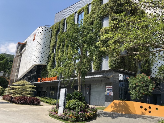 
　　環(huán)保減排，長期被很多企業(yè)視為增加成本、降低收益的一環(huán)。但實(shí)際上，經(jīng)濟(jì)效益和社會(huì)效益并不相悖