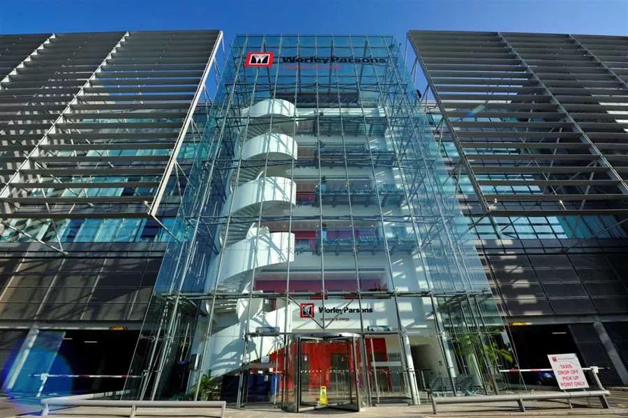 原標(biāo)題：澳交所今年最大跨境并購：WorleyParsons46億收購美國石化業(yè)務(wù)            工程公司W(wǎng)orleyParsons（ASX: WOR）今天宣布，將以不超過46億澳元的價格收購美國Jacobs Engineering Group的能源和化學(xué)品業(yè)務(wù)。這是今年澳交所最大的跨境并購交易