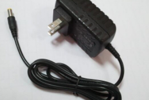原標(biāo)題：電源適配器CE認(rèn)證怎么做、需要注意什么問(wèn)題？            許多產(chǎn)品都需要CE標(biāo)志，電源適配器也不例外。它： 表明制造商已檢查這些產(chǎn)品是否符合歐盟的安全，健康或環(huán)境要求 是產(chǎn)品符合歐盟法規(guī)的指標(biāo) 允許產(chǎn)品在歐洲市場(chǎng)內(nèi)自由流動(dòng) 通過(guò)在產(chǎn)品上放置CE標(biāo)志，制造商自行負(fù)責(zé)聲明符合達(dá)到CE標(biāo)志的所有法律要求