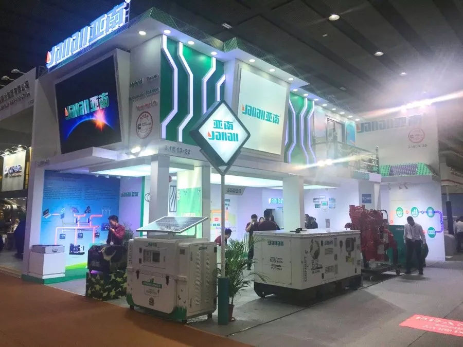 原標題：第124屆金秋廣交會，世界愛上亞南智造              中國智造 世界亞南 2018年10月19日，第124屆中國進出口商品交易會（簡稱“廣交會”）第一期在廣州琶洲展館圓滿落幕。 在本屆廣交會上，福建亞南電機集團向與會的世界各地能源及動力設備采購商展示了包含超靜音機組、SLG發(fā)電機、軍用氫能源燃料電池、車用氫燃料系統(tǒng)、混合能源發(fā)電系統(tǒng)、分布式智能電站、燃料電池電站等在內的產(chǎn)品，受到一致好評