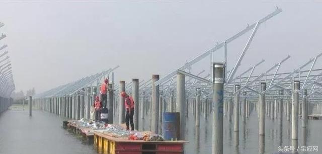 去年底，宝应县获批成为国家光伏发电应用领跑基地。今年以来，宝应县以项目建设为引领，多项产品、设备、人力等“宝应元素”绽放在国家级光伏基地的建设上，为这个国家级项目烙上了地方印迹