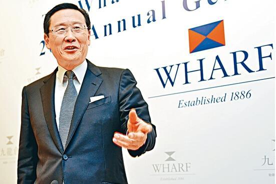 原標(biāo)題：哥哥分上千億資產(chǎn)，她卻只得8億，如今靠奢侈品生意年收入過百億            中國自古以來就有重男輕女的思想，這種思想在富豪家族的分家中尤為明顯。劉鑾雄分了上百億的資產(chǎn)給大兒子，卻只分了幾個(gè)億給大女兒